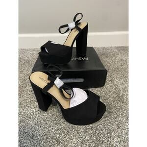 Women’s Fashion Nova Jayella Black Faux Suede Platform Pumps Size 10 NIB